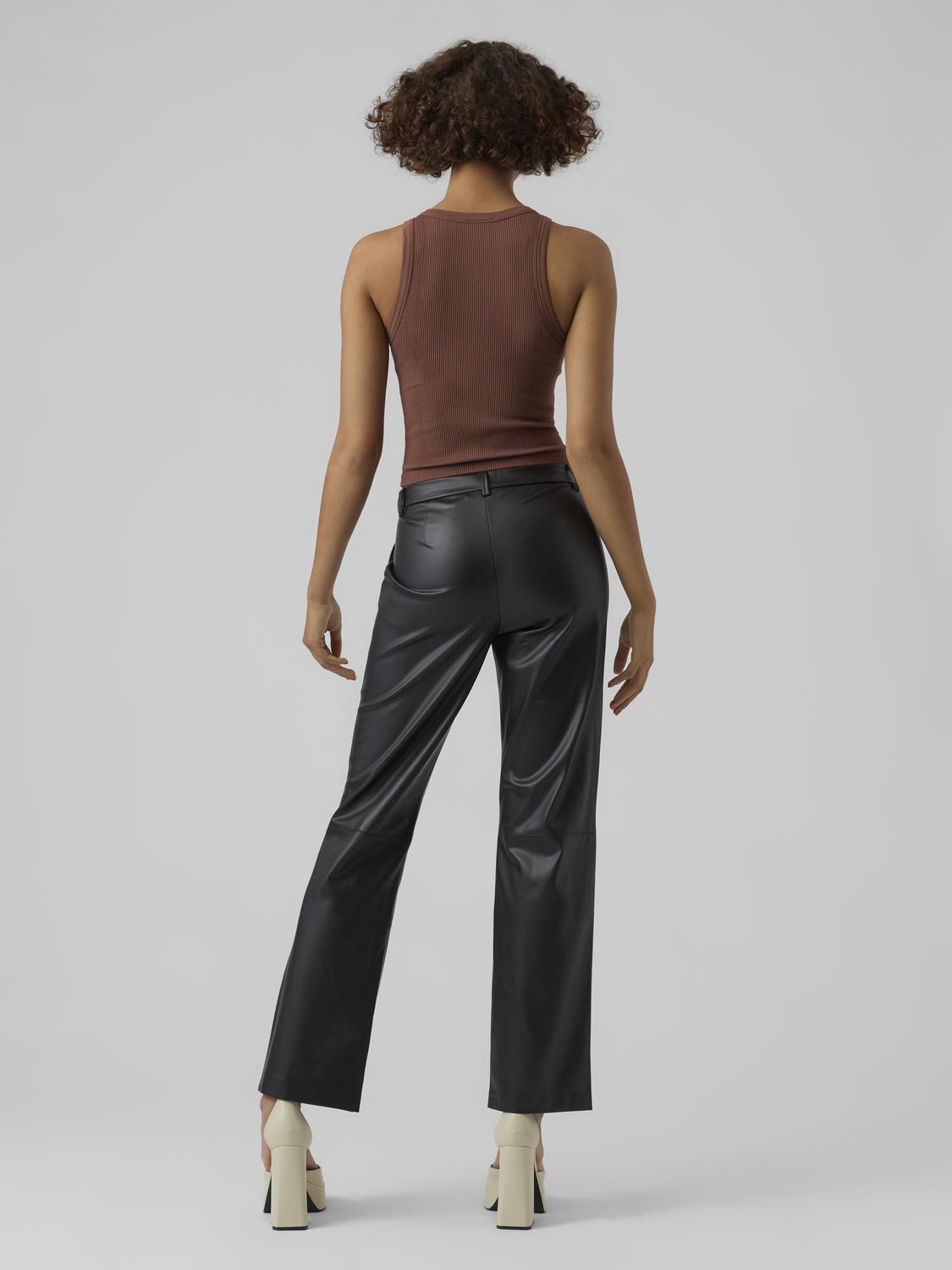 model_shot-back
